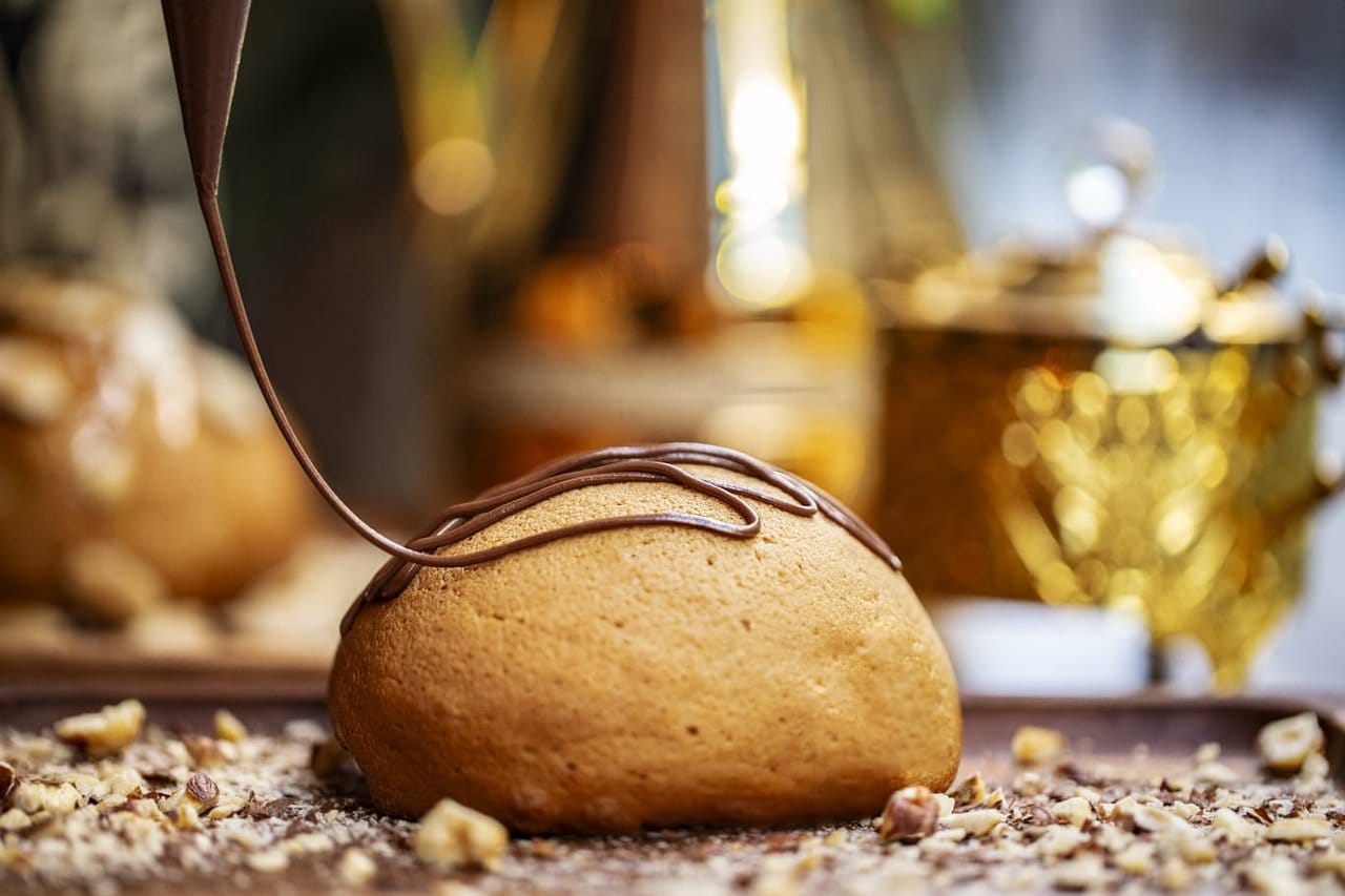 يقدم الاطباق اللبنانية والشرق اوسطية والعربية